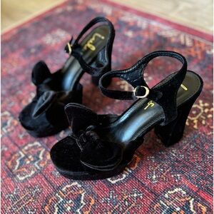 Lulus velvet platform heels